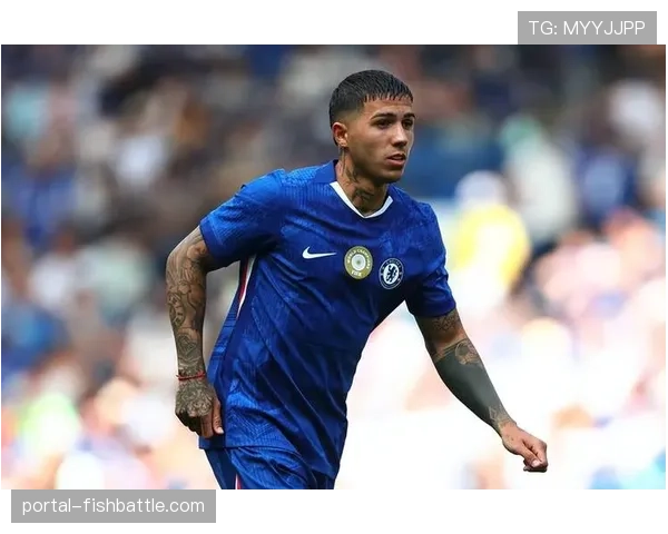 切尔西官方确认,中场核心恩佐·费尔南德斯因膝伤将缺席赛季剩余比赛